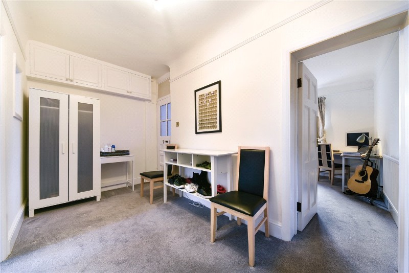 Gloucester Court, Kew Road, Kew, TW9