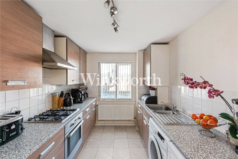 Academia Way, London, N17