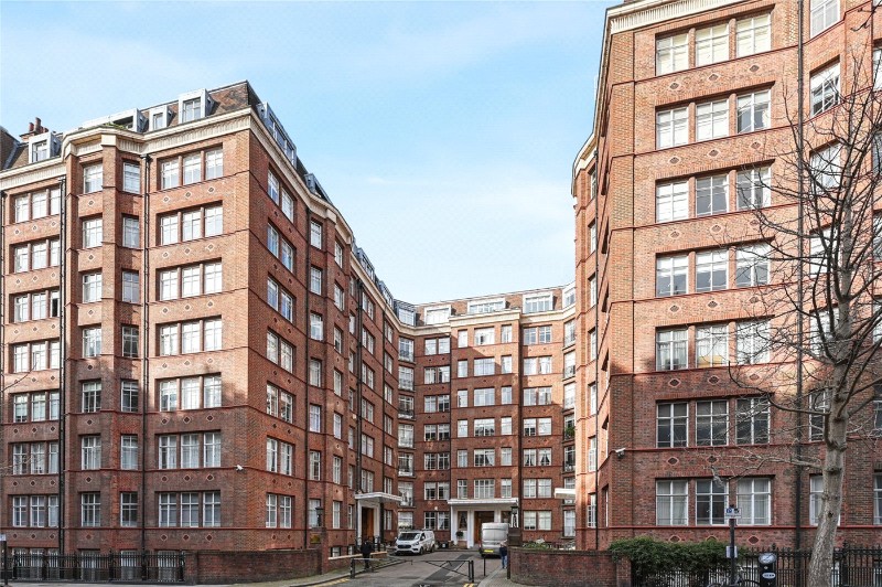 Oakwood Court, London, W14