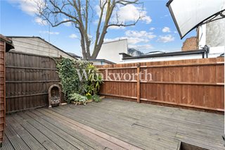 High Road, London, N22