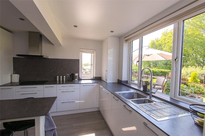 Cotswold Avenue, Rayleigh, Essex, SS6