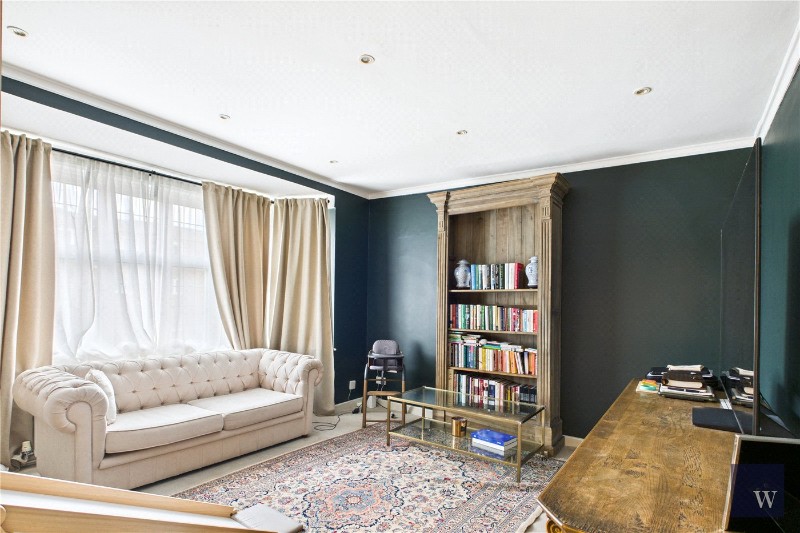 Woodfield Avenue, London, SW16