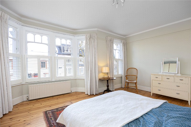 Howards Lane, London, SW15