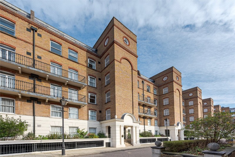 Lindsay Square, London, SW1V