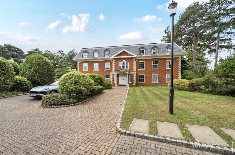 Cross Road, Sunningdale, Berkshire, SL5