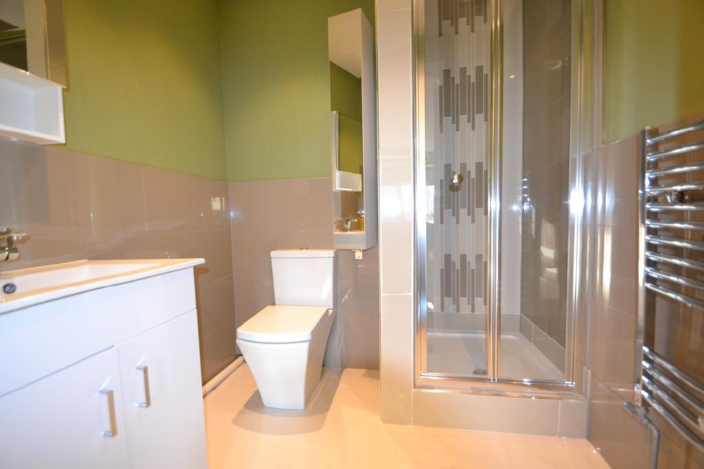 Ensuite Shower Bed 1