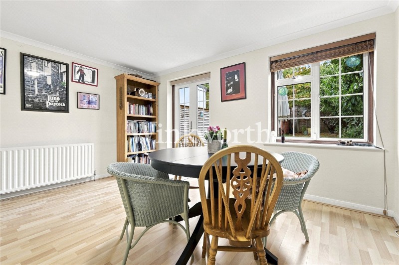 Hoppers Road, London, N21