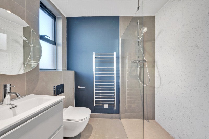 The Vale, London, NW11