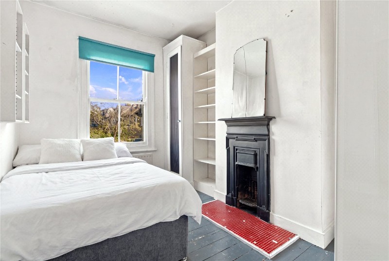 Blackshaw Road, London, SW17