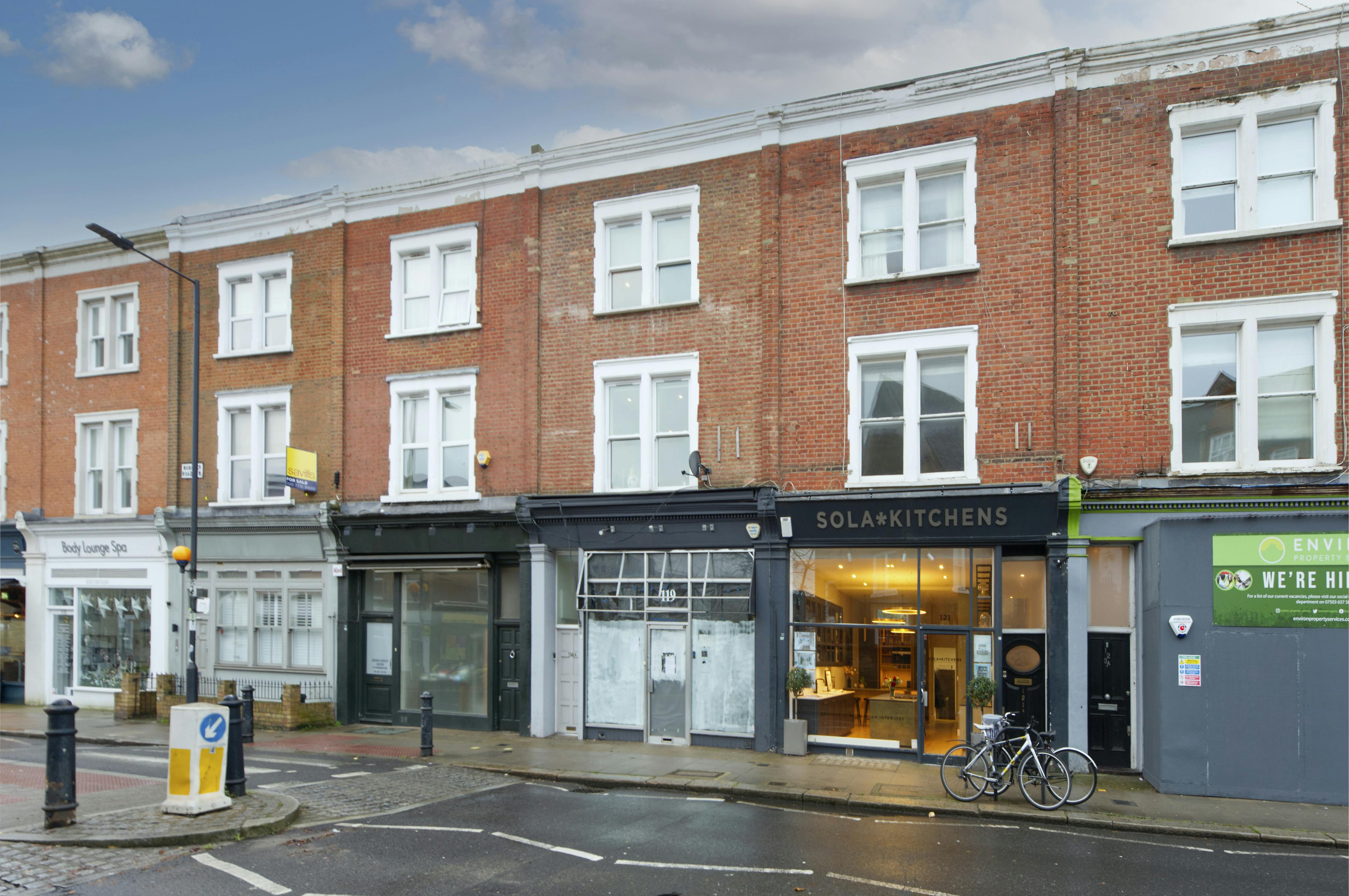Commercial Property to rent in Munster Road, Fulham, London, SW6 (Ref 189213) £577 pw