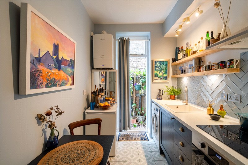 Thornton Avenue, London, SW2
