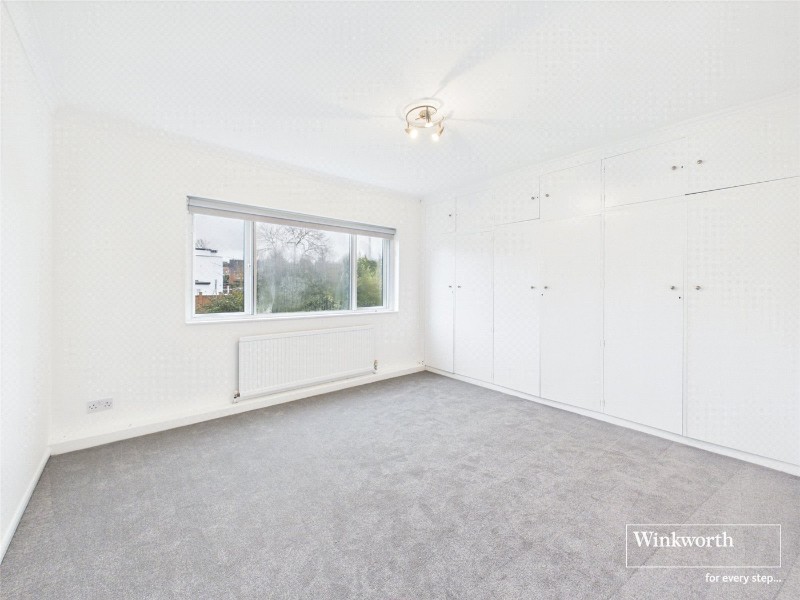 Great North Way, London, NW4