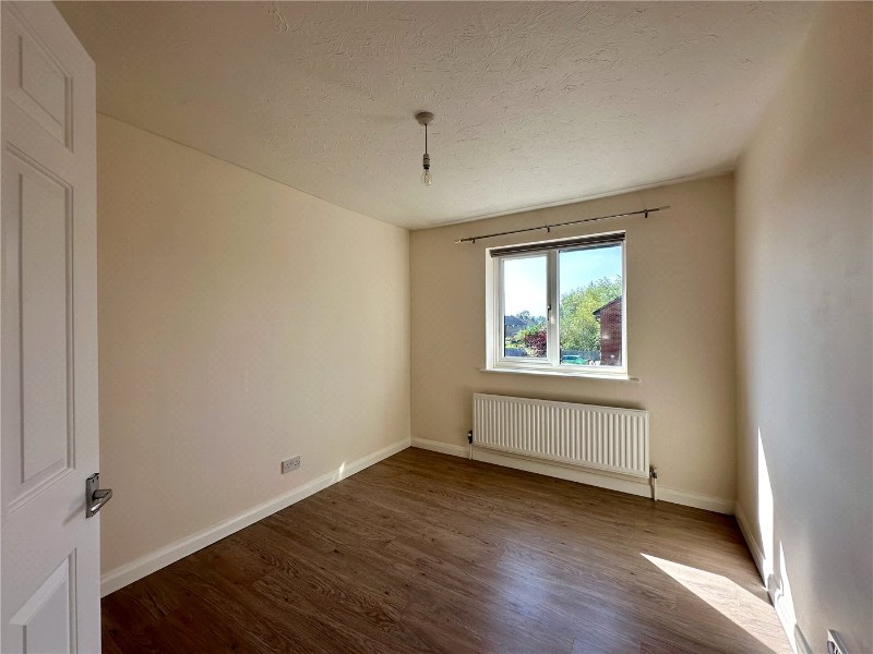 Moore Close, Tongham, Farnham, Surrey, GU10