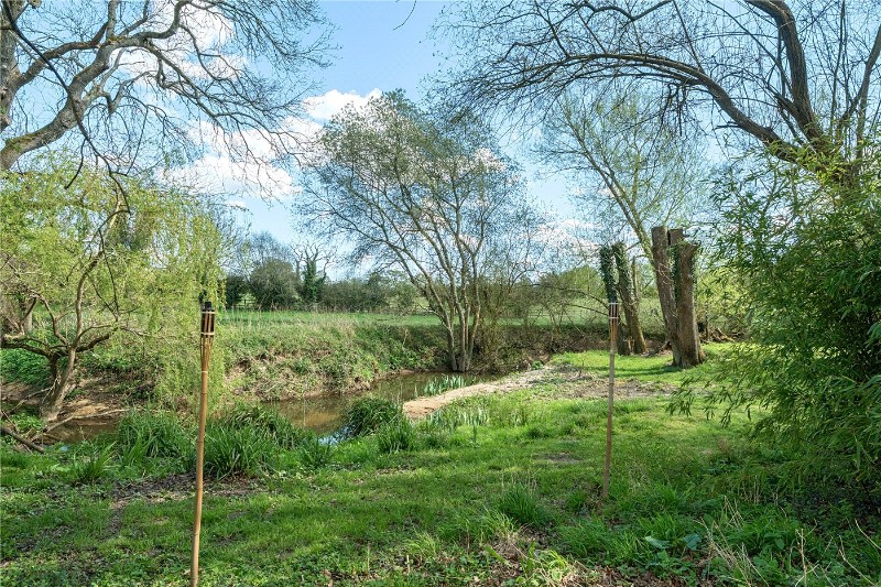 Farnham Road, Sleaford, Hampshire, GU35