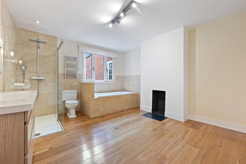 Findon Road, London, W12