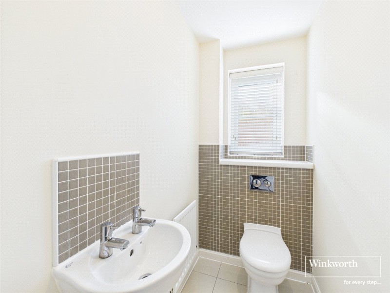 Roe Gardens, Three Mile Cross, Reading, RG7