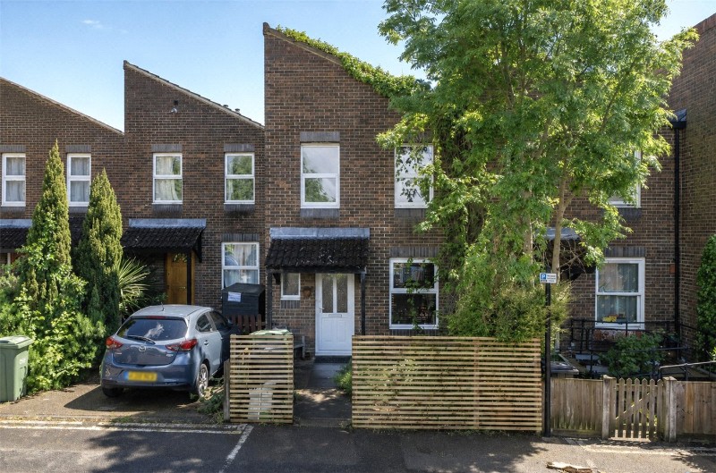 Kingston Square, London, SE19
