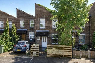 Kingston Square, London, SE19