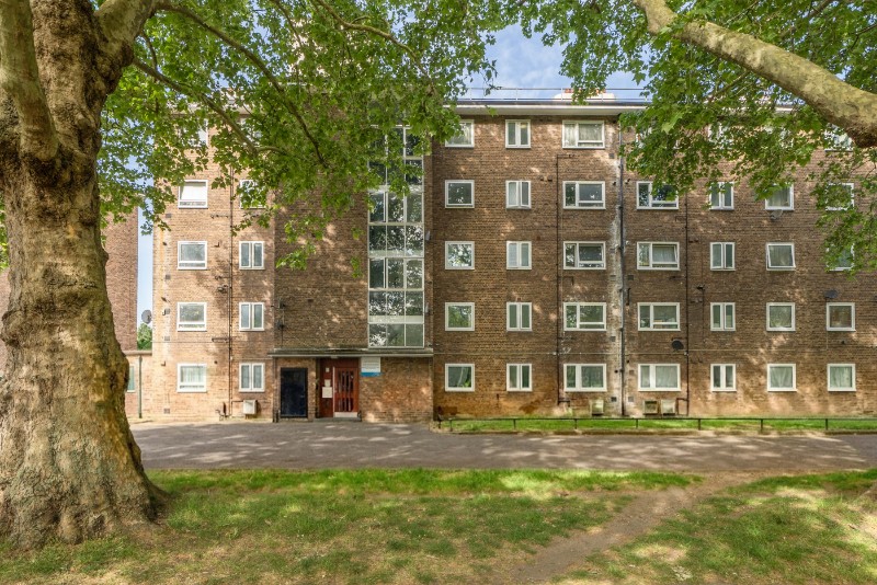 Flat 6, Caversham House, Friary Estate, London, SE15
