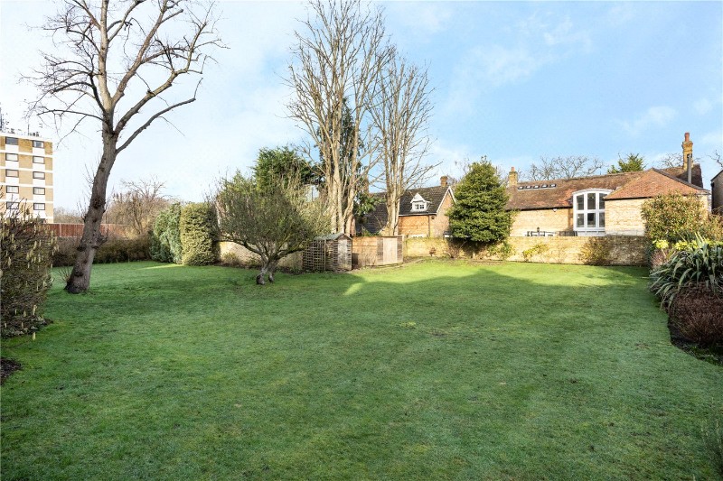 Upper Richmond Road, London, SW15