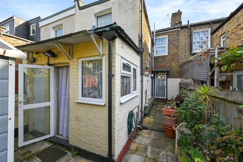 Gayford Road, London, W12