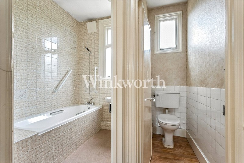 Caversham Avenue, London, N13