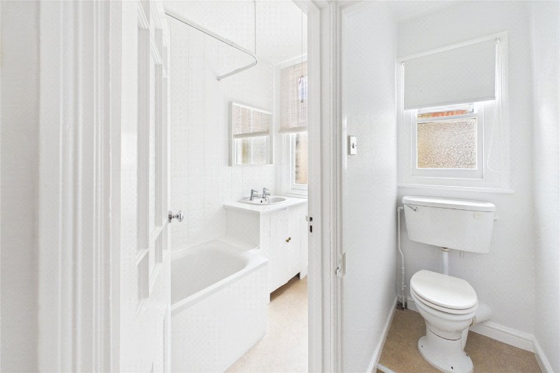 Dinsmore Road, London, SW12