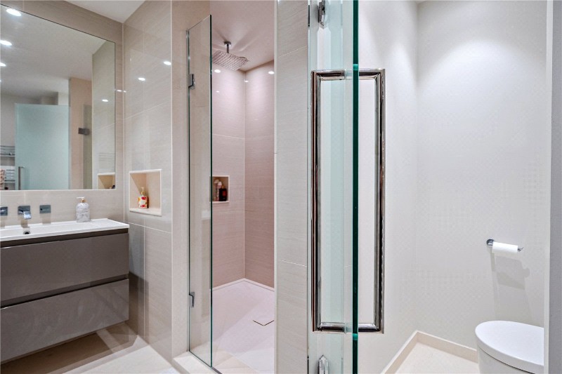 High Street, Marlborough, Wiltshire, SN8