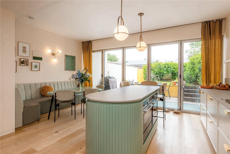 Pangbourne Avenue, London, W10