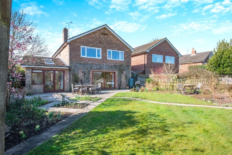 Birds Lane, Midgham, Reading, Berkshire, RG7