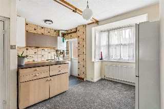 Lessingham Avenue, London, SW17