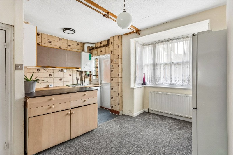 Lessingham Avenue, London, SW17