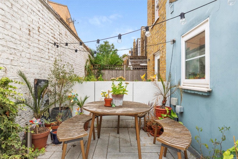 Henshaw Street, London, SE17