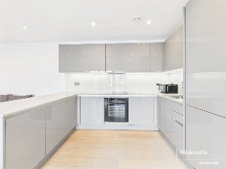 Flagstaff Road, Green Park, Reading, Berkshire, RG2