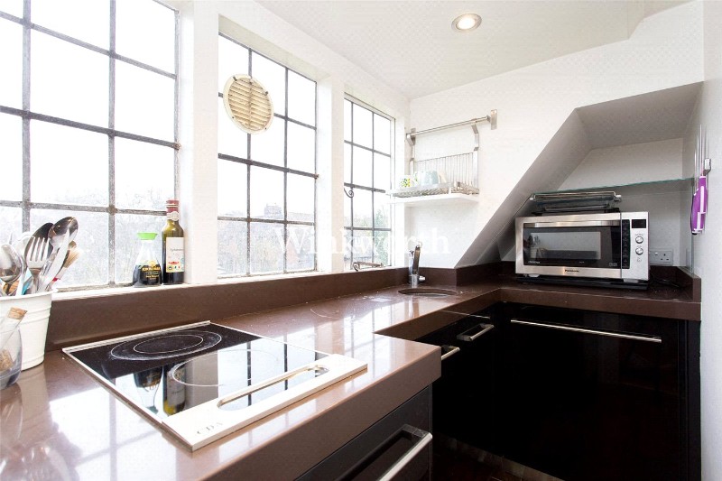 Heath Close, London, NW11