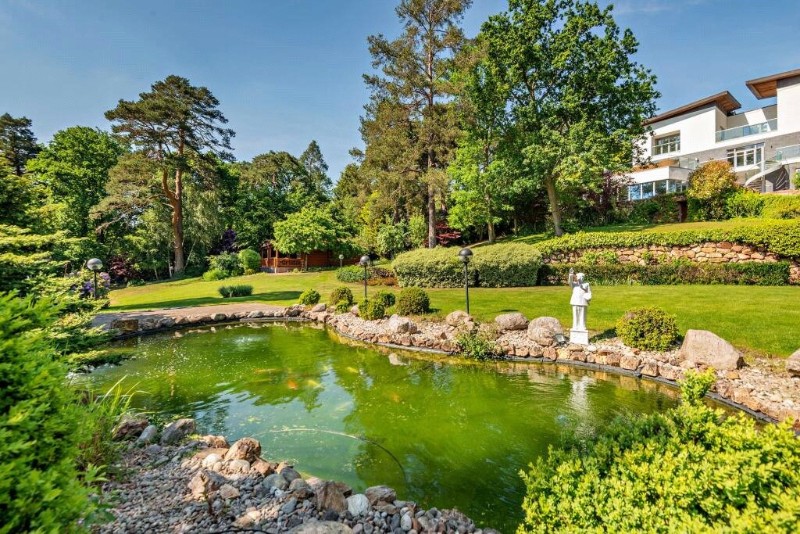 Yaffle Road, St Georges Hill, KT13