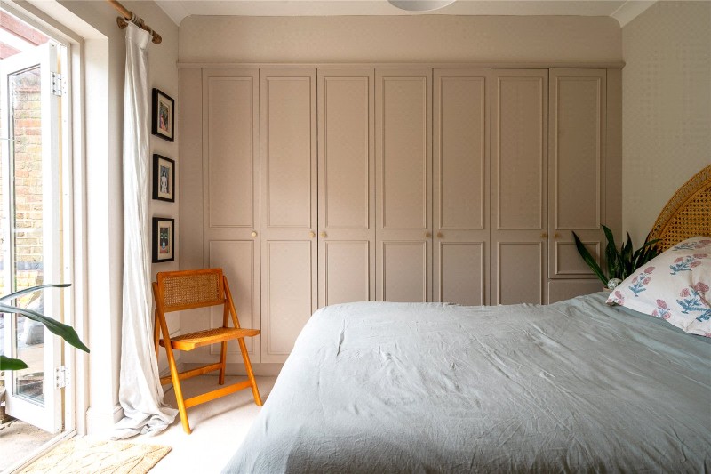 Knollys Road, London, SW16
