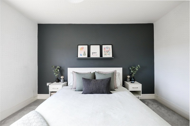 Mill Hill Road, London, W3