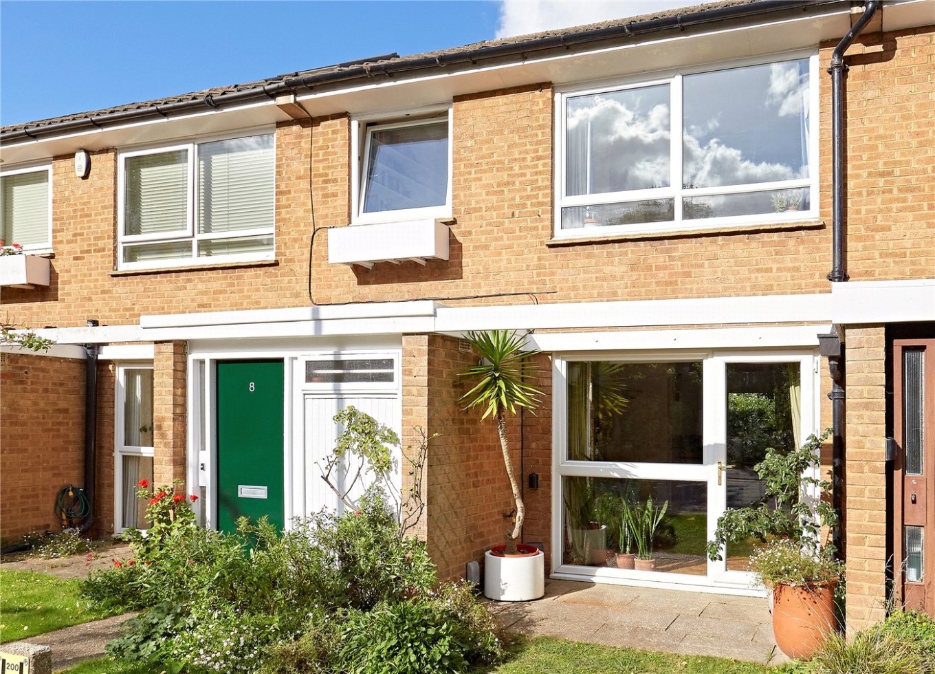 3 bedroom property for sale in Cherrywood Drive, London, SW15 (Ref PUT170242) £845,000