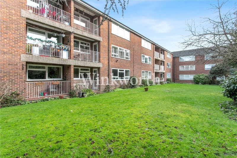 Village Road, Enfield, EN1