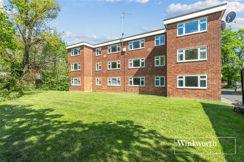 Cameron Close, Myddelton Park, Whetstone, N20