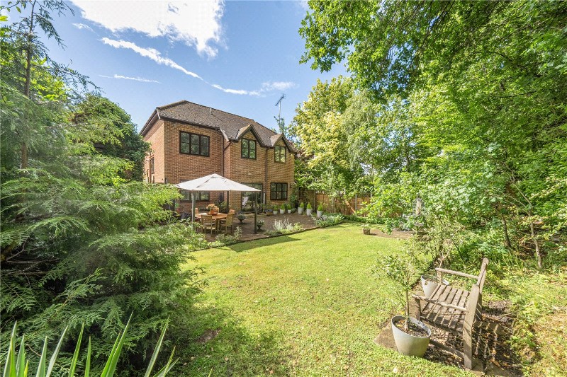 High Street, Rowledge, Farnham, Surrey, GU10
