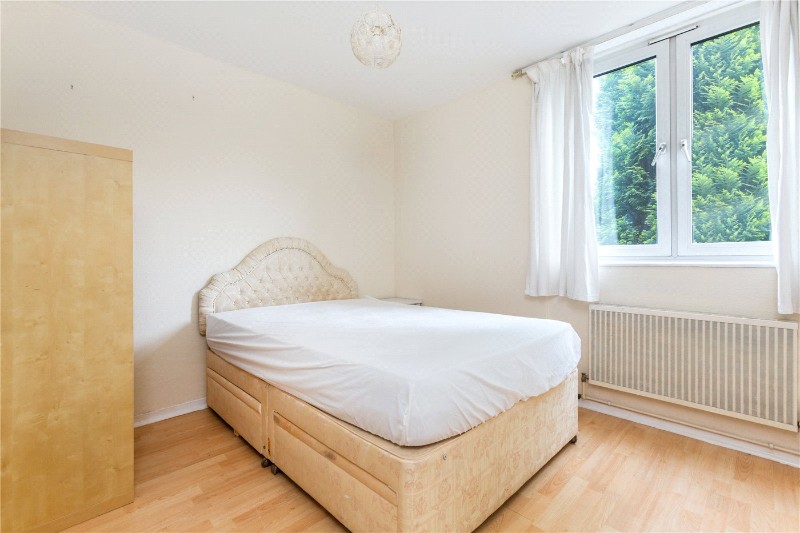 Winterfold Close, London, SW19
