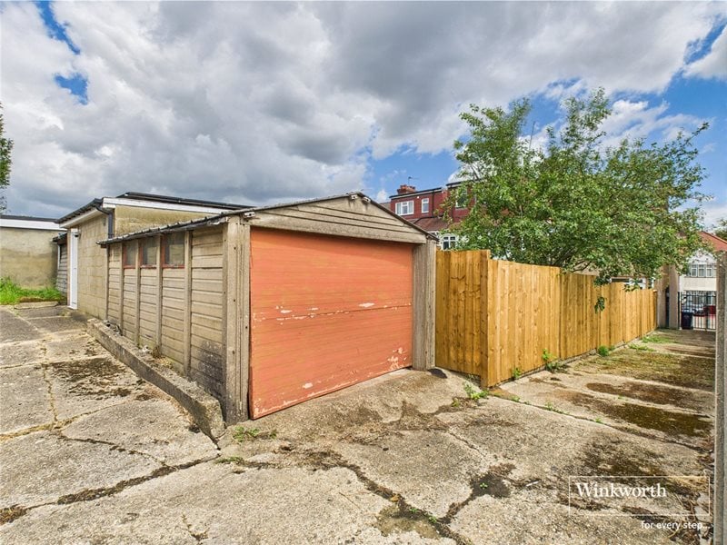 Holden Avenue, Kingsbury, London, NW9