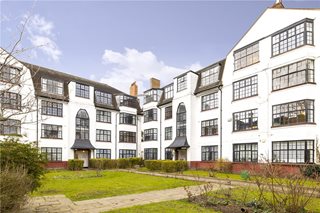 Leigham Avenue, London, SW16