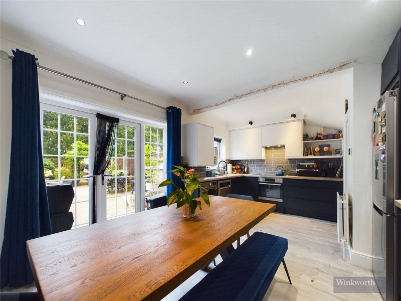 Parbury Rise, Chessington, KT9
