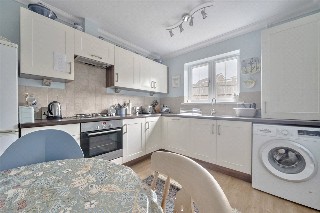 Bishops Road, Farnham, Surrey, GU9