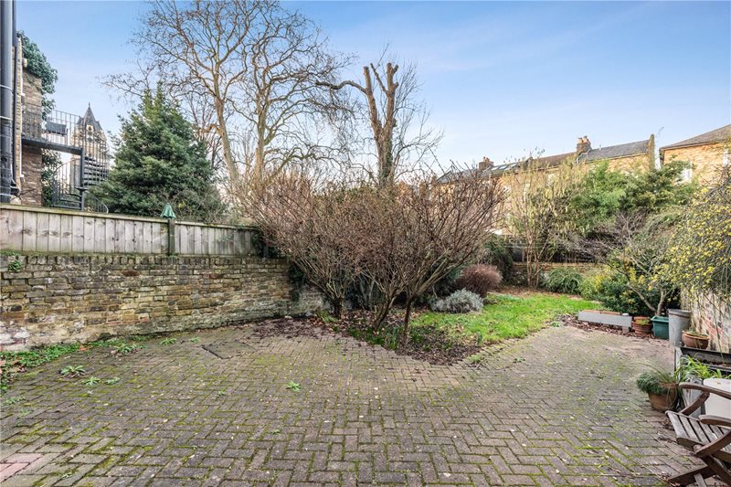 Colvestone Crescent, London, E8