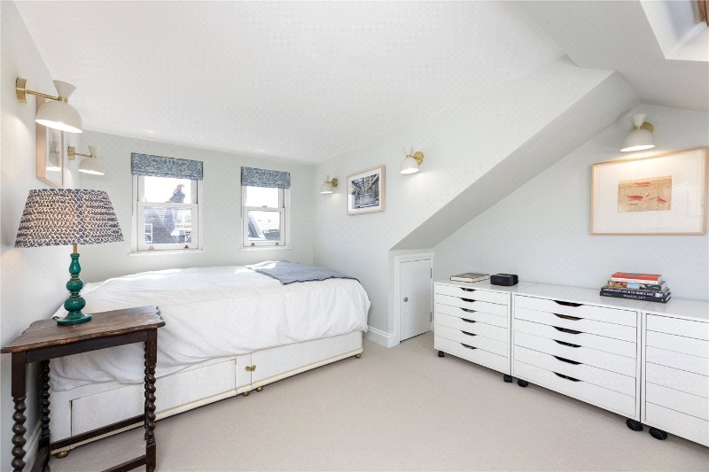 Sutton Lane North, London, W4