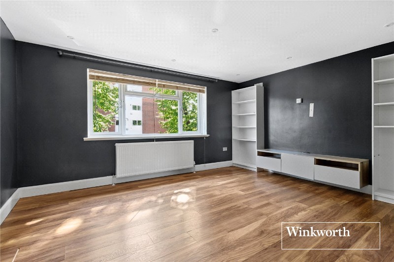 Etchingham Park Road, London, N3